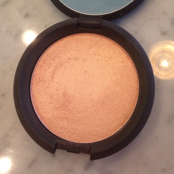 Champagne Pop - Becca shimmering skin perfector