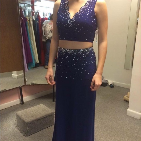 Prom Dress - Picture 2 of 3