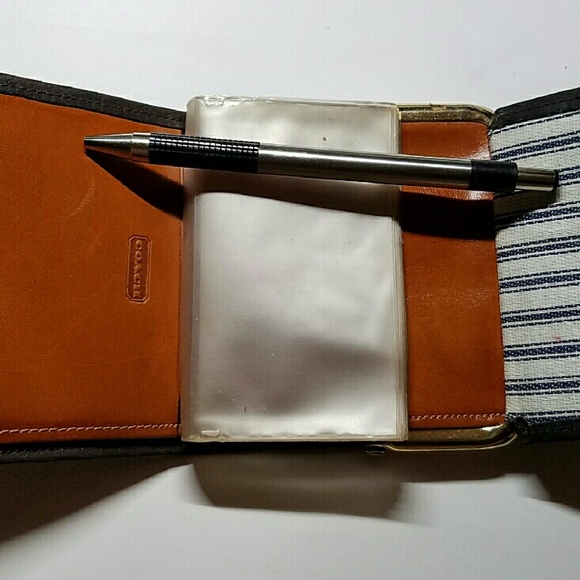 Coach Wallet - Picture 4 of 4