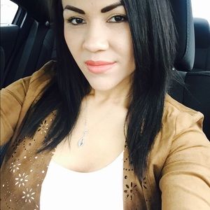 Meet your Posher, Bea