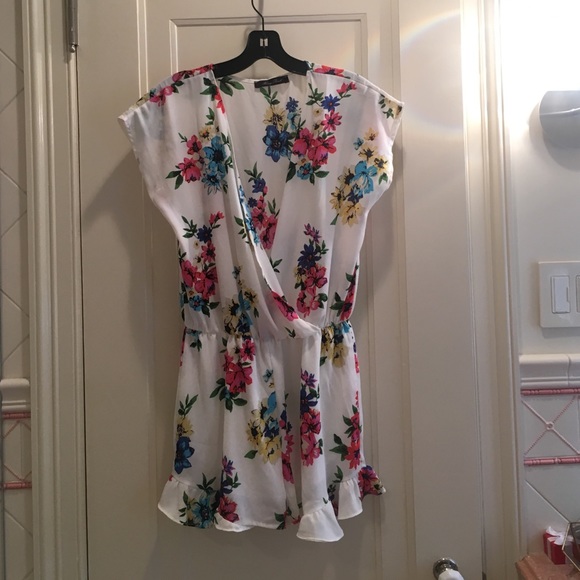 ⚡️FLASH SALE Tobi floral romper NEVER WORN!