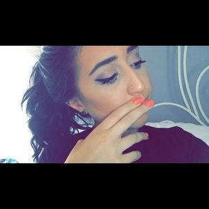 Meet your Posher, Emily