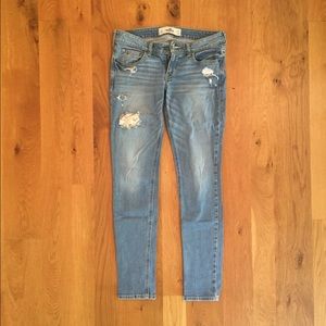 5 Short Distressed Hollister Jeans