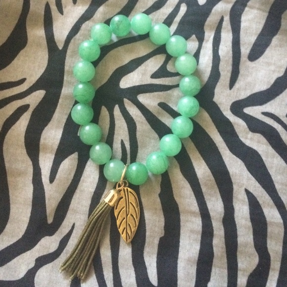 Glass bead bracelet