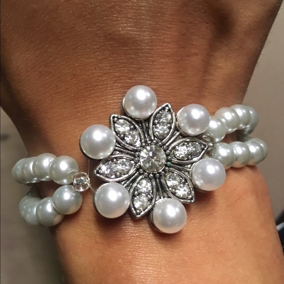 Rhinestone pearl beaded bracelet