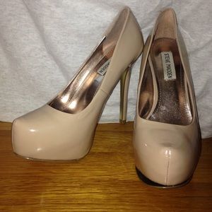 Steve Madden nude platform heels