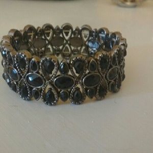 Cocktail bracelet - glitzy black stones NWOT