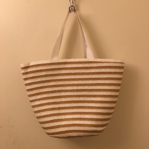 Flirty Straw Tote bag!