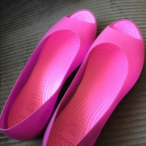 Pink peep toe crocs 9