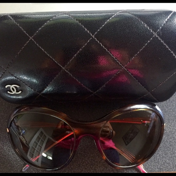 😎 Authentic CHANEL Sunglasses 😎
