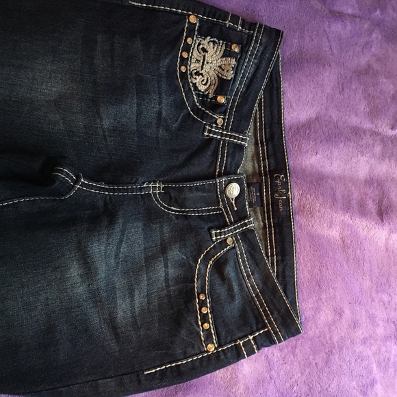 Jeans - Picture 2 of 3