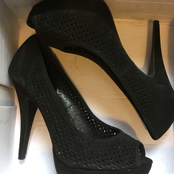 APT.9 black open toe heels