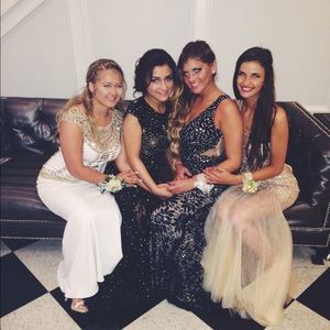 Meet your Posher, Emilia