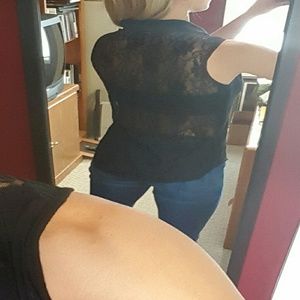 Lace-Backed Sleeveless Shirt