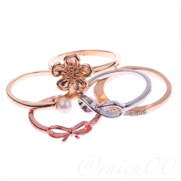 Boutique Jewelry - 5pc. Set Flower Bow Pearl Gold/Silver CZ Rings!
