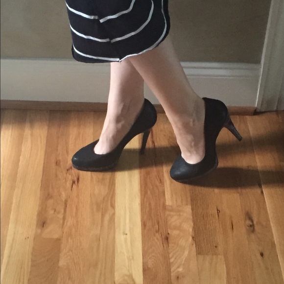 Shoes - Picture 4 of 4