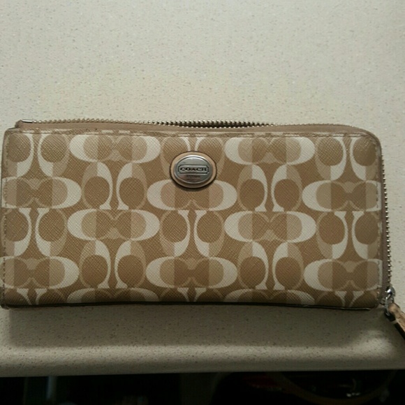Coach wallet