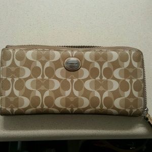 Coach wallet