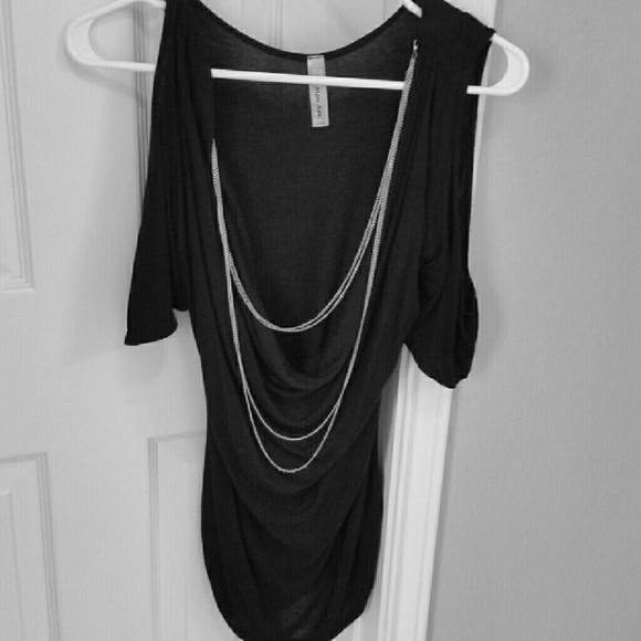 Black top - Picture 1 of 1