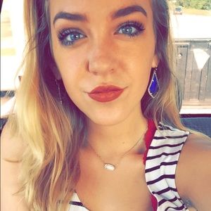 Meet your Posher, Macy