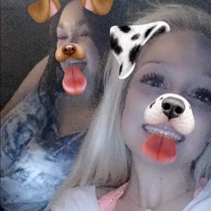 Meet your Posher, Dee