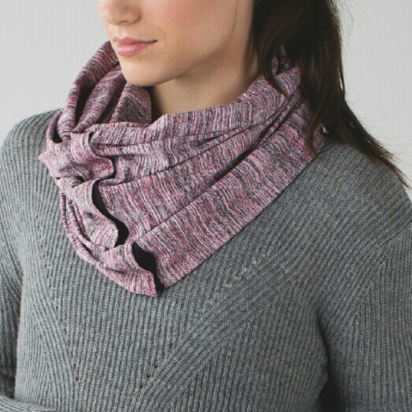 NWT lululemon vinyasa scarf