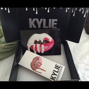 Kylie Cosmetics Lipkit Exposed