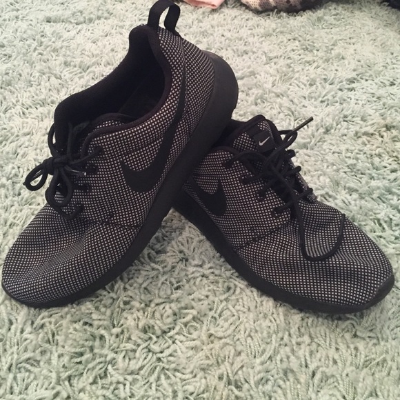 Nike roshes