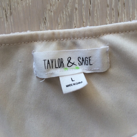 Lace dress :) - Picture 4 of 4