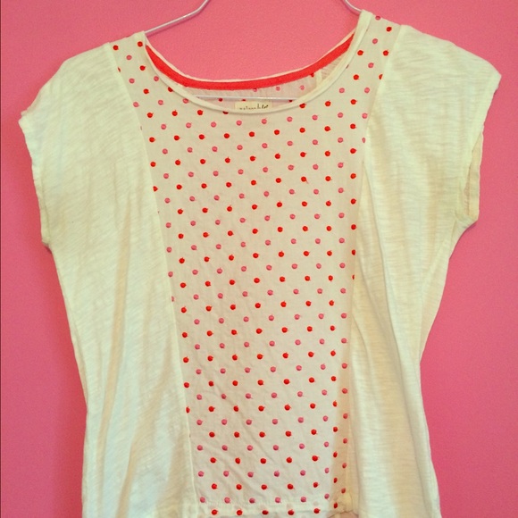 white tee shirt with red and pink polka dots - Picture 1 of 3