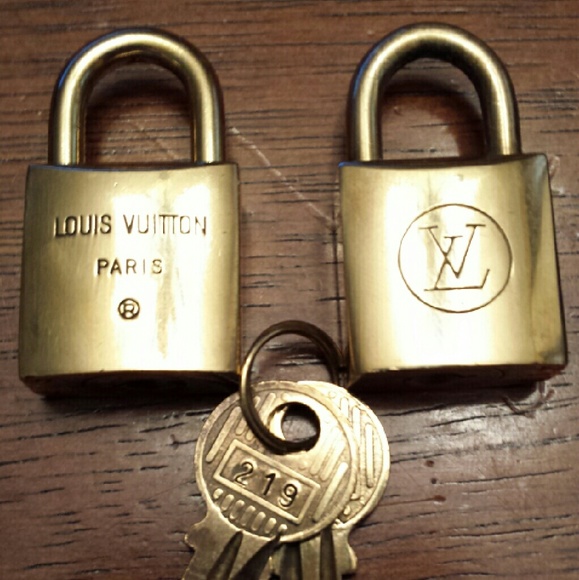 Authentic Louis Vuitton Lock and Key set #219