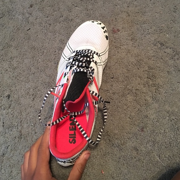 New balance track spikes