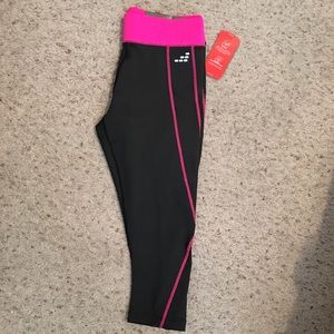 ❌ sold ❌NWT cropped athletic pants