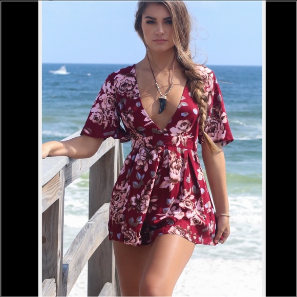 🎉HP🎉1 LEFT!!! Flowered Romper - Picture 2 of 4