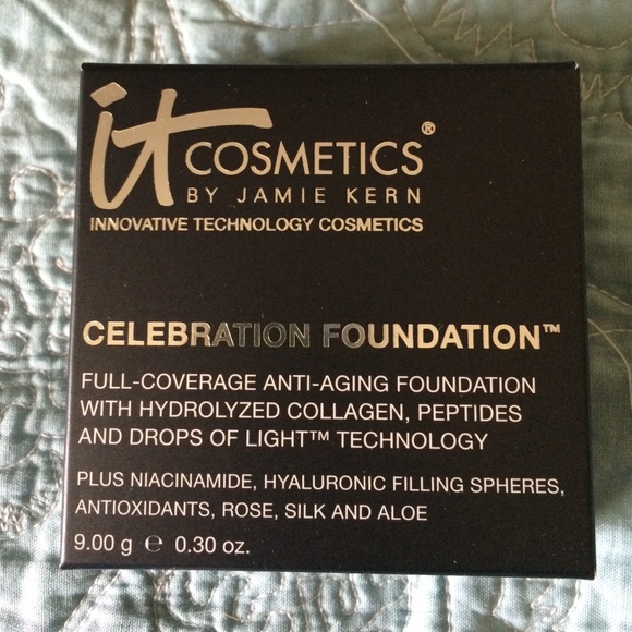 It Cosmetics Celebration Foundation