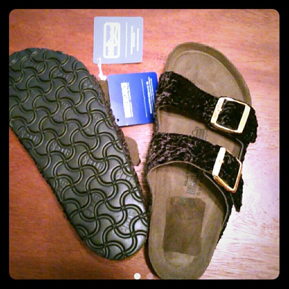 NWT black birkenstocks