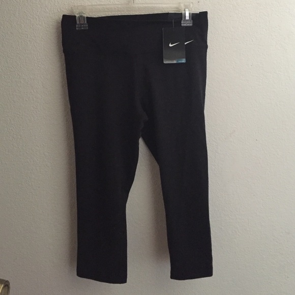 Nike Crop Leggings