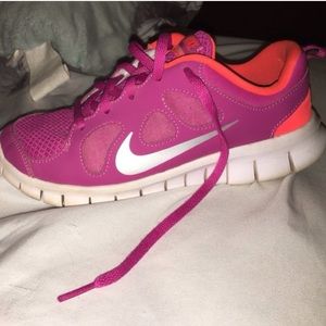 Nike Free Runs 💖