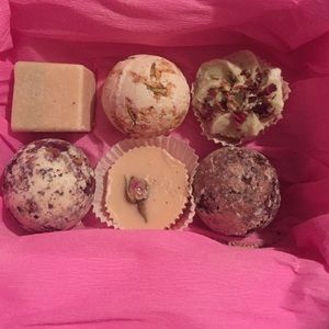 Pack of 6 bath bombs!
