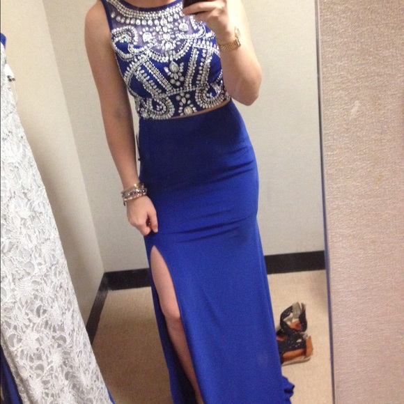 Blue 2-piece prom dress