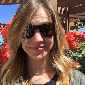 Meet your Posher, Cami