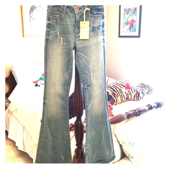 ❌SOLD❌High waisted light blue flare denim jeans