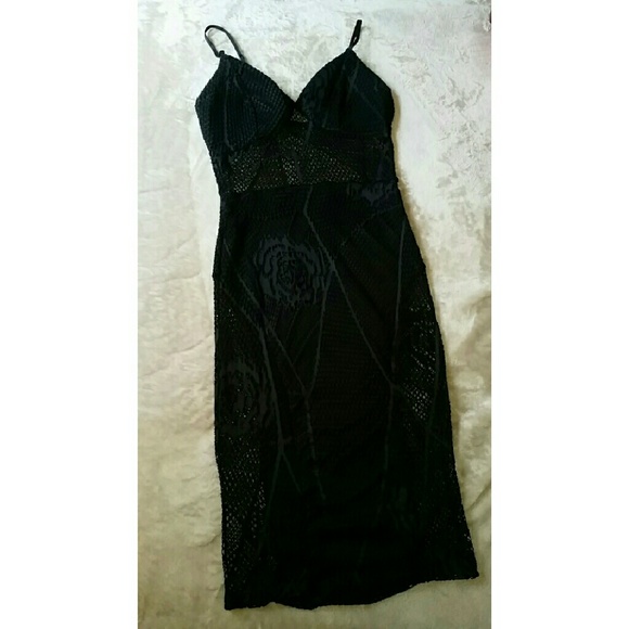 Black lace dress - Picture 2 of 3