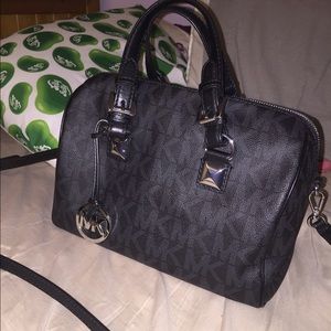 ❌SOLD ON DEPOP ❌Michael Kors black Grayson bag