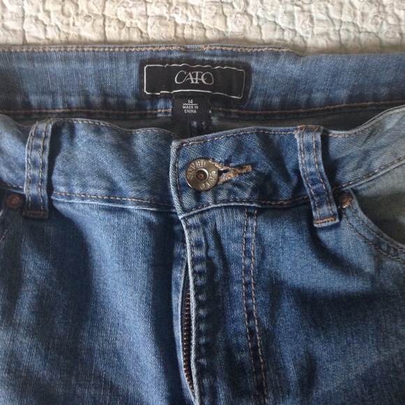 Cato distressed jeans size 14 - Picture 3 of 3