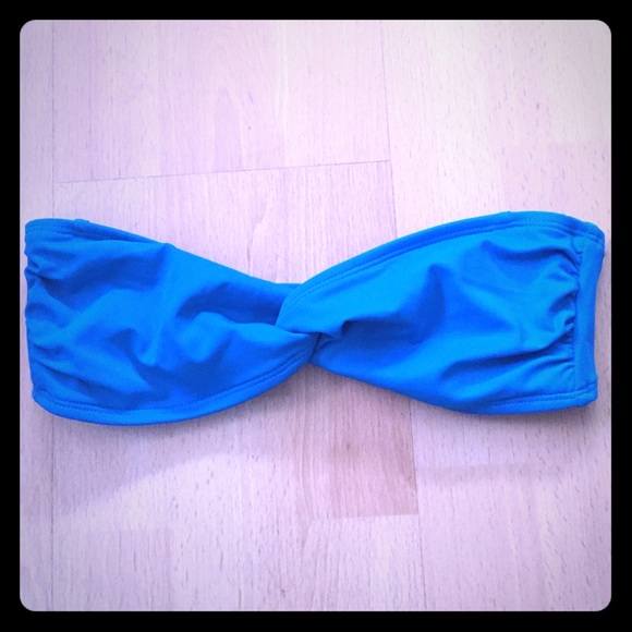 Bikini bandeau top