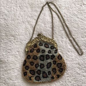 Vintage beaded leopard print, purse 👛