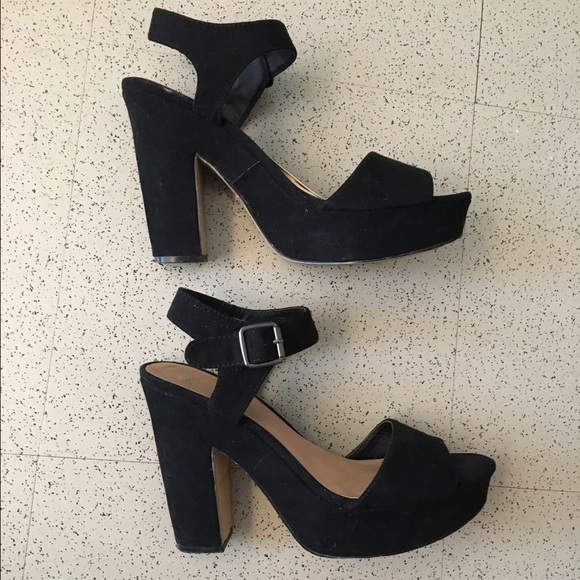 Black heels a-la Prada