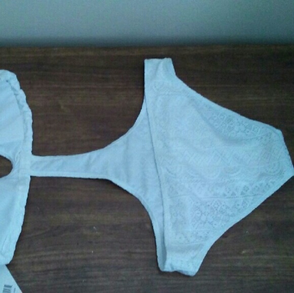 White monokini - Picture 4 of 4