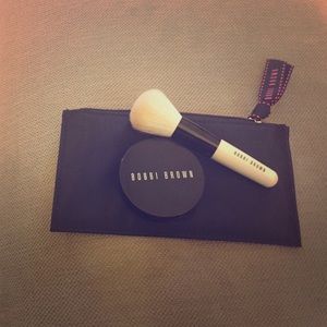Bobbi Brown Bronzer, brush and makeup bag